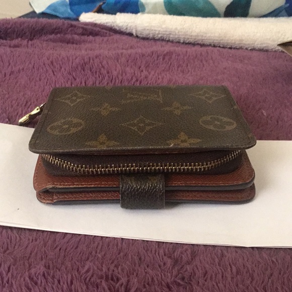 Authentic Vintage Louis Vuitton Bifold Wallet - Picture 7 of 16